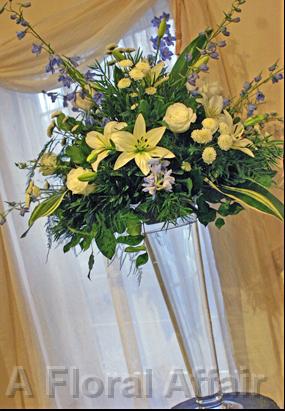 RF1024-Blue and White Traditional and Classy Tall Centerpiece