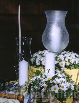 RF0316-White Daisy Centerpiece