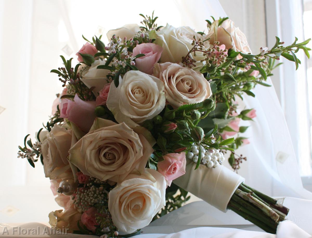 BB0558-Romantic, Vintage Blush and Ivory Rose Bouquet