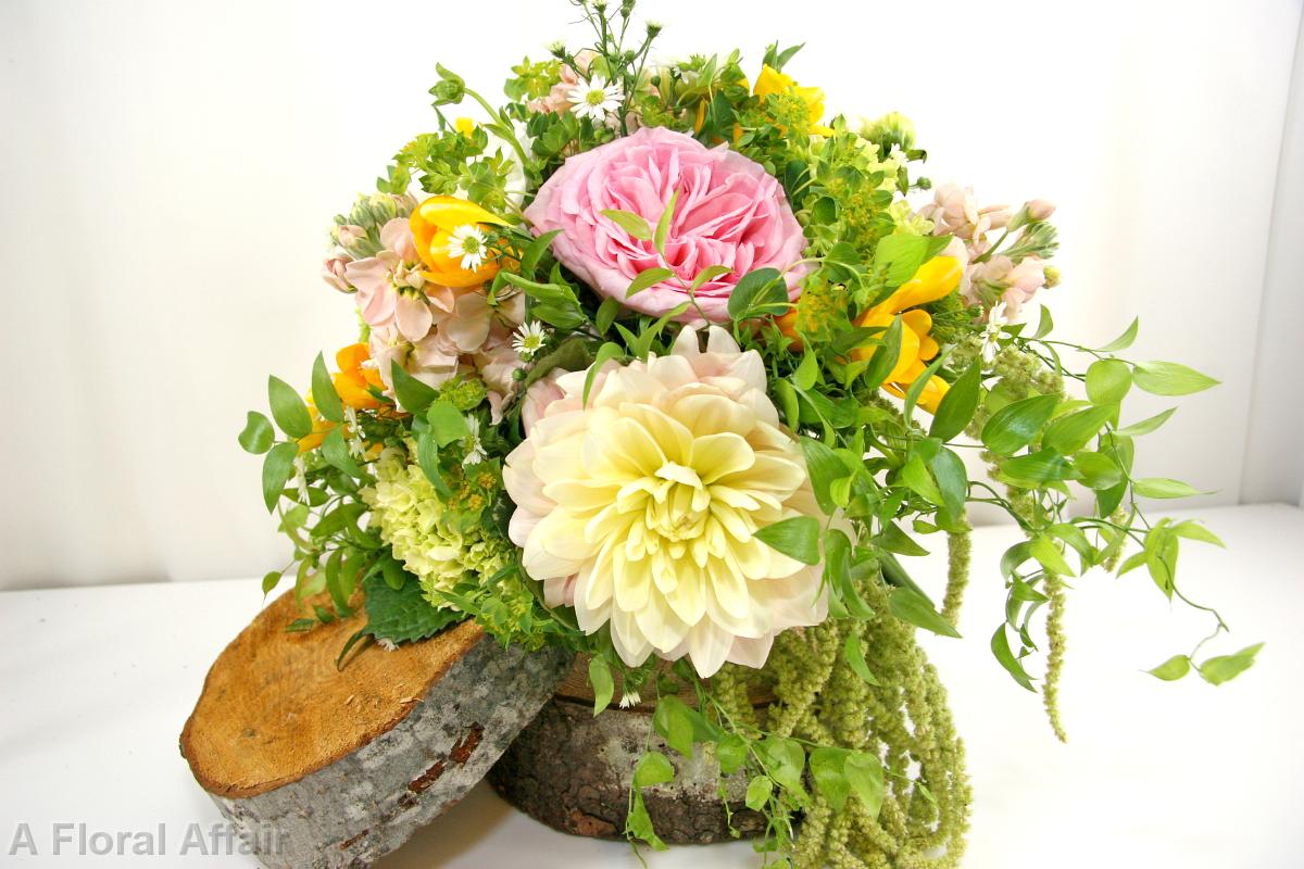 BB0883-Natural Soft Garden Bouquet