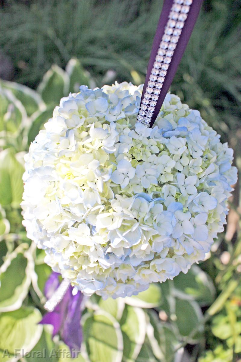 AM0581-Blue Hydrangea Kissing Ball