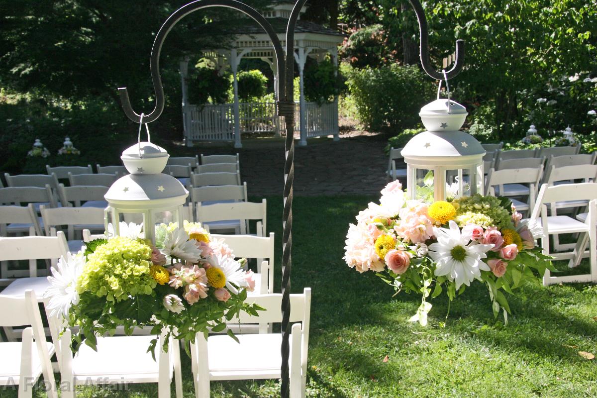 AM0610-White Aisle Lanterns at the McLane House Oregon City