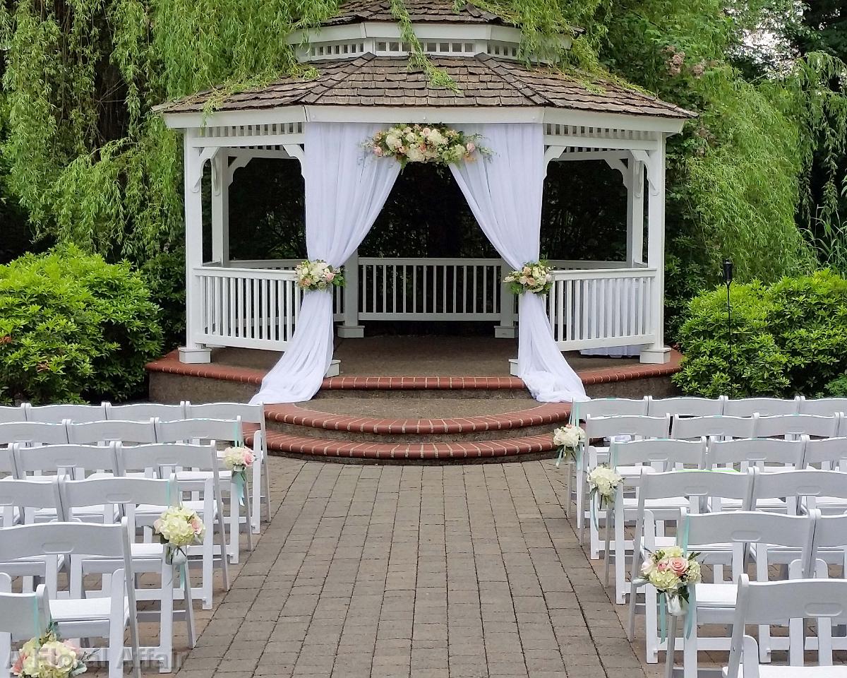 CF0736-Gazebo Draping with Blush and White Flowers