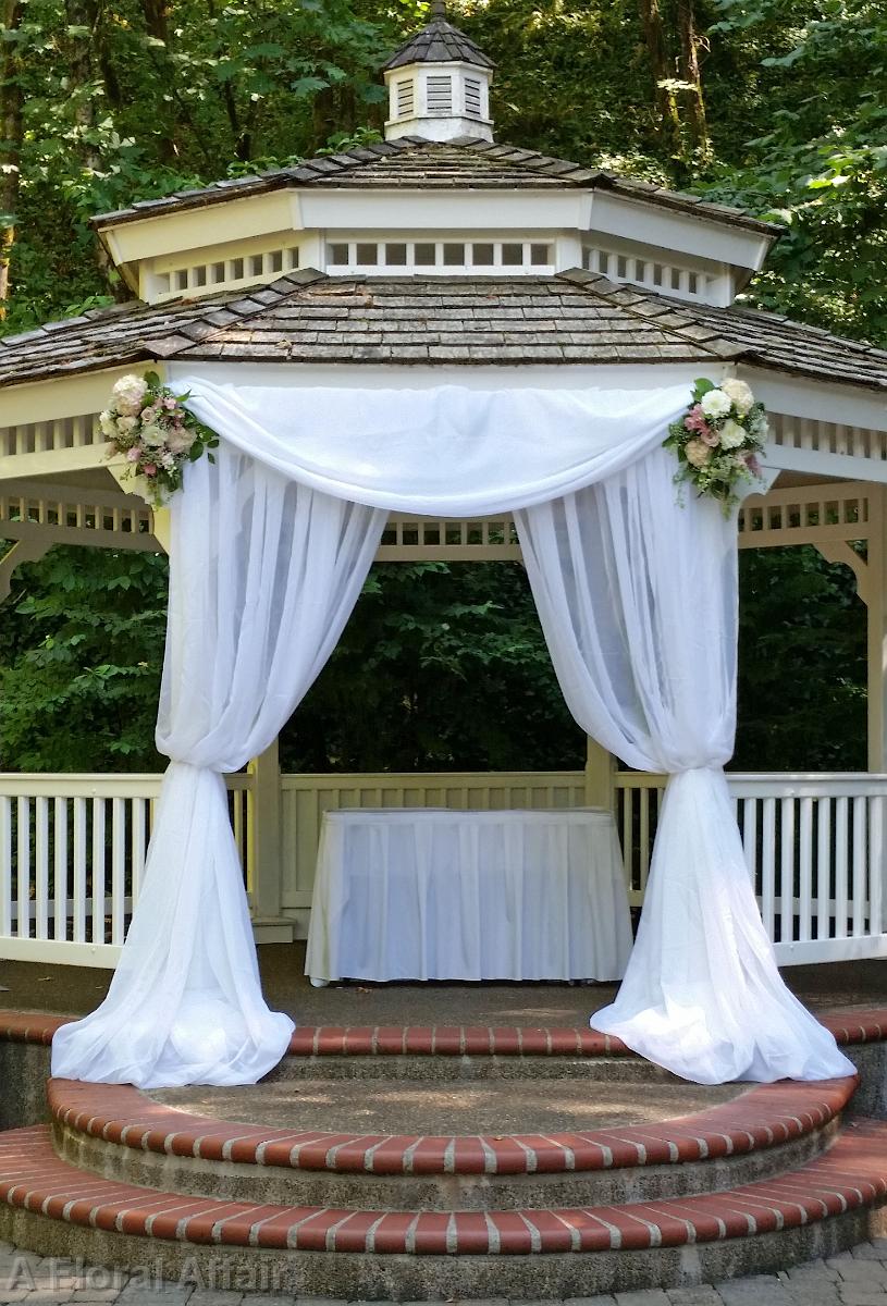 CF0779-Gazebo with white chiffon fabric and pink and white flowers