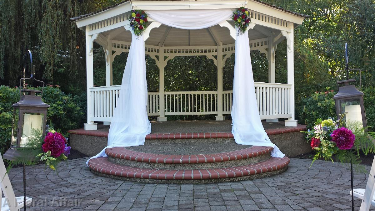 CF0796-Gazebo with Flowers and Chiffon Draping-1