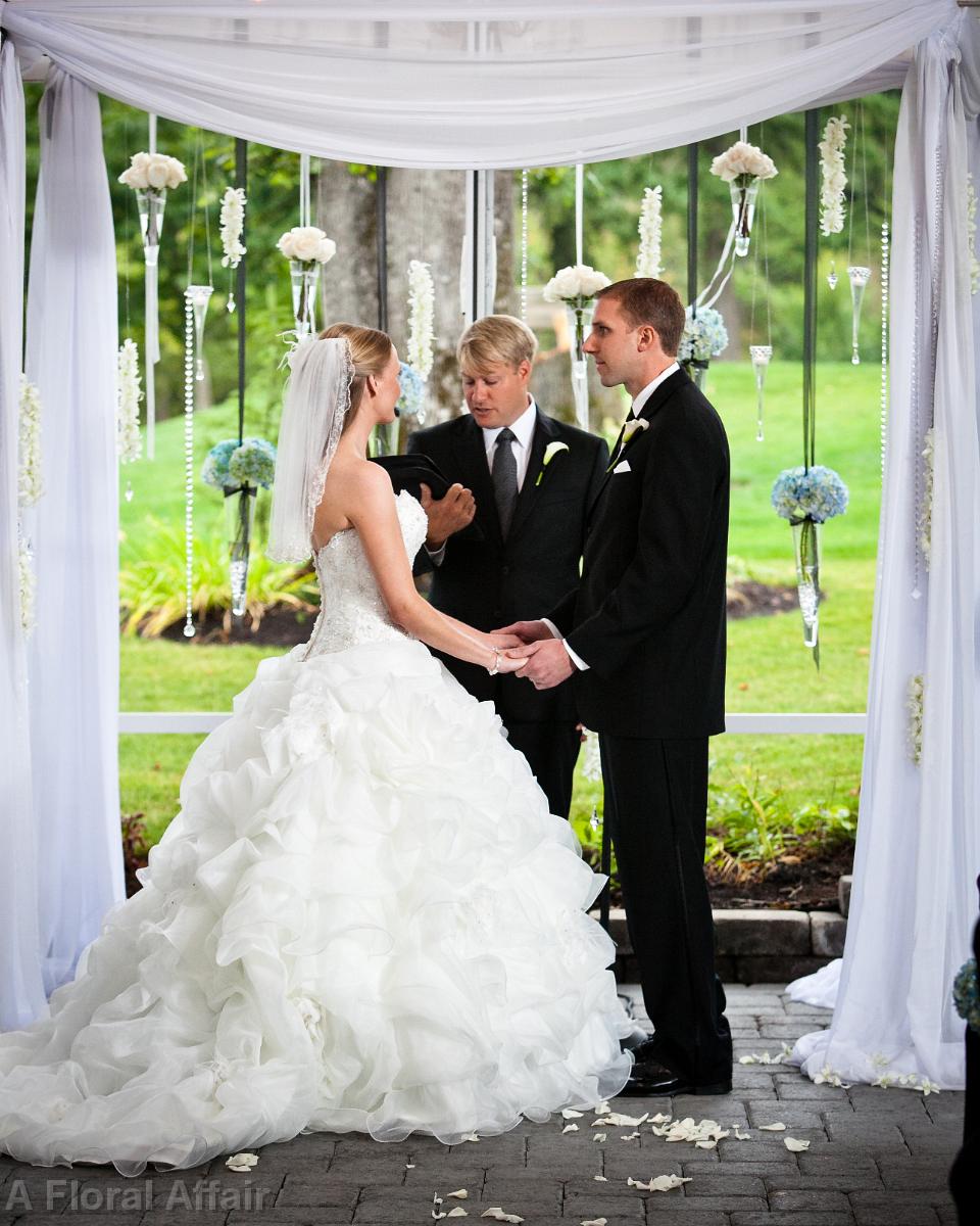 GA0566-Elegant Tent Ceremony Decor