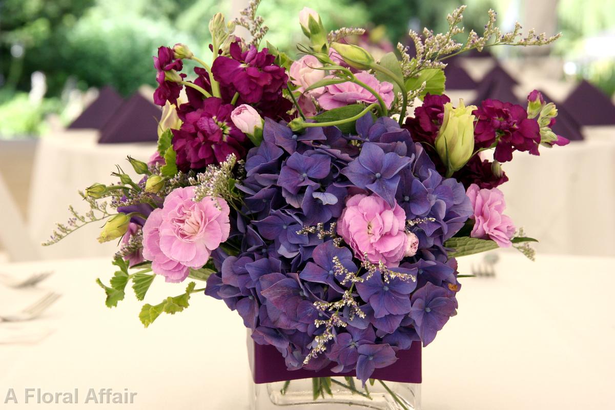 RF0580-Mixed Shades of Purple Centerpiece