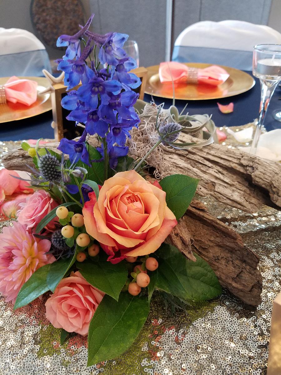 RF1413-Drift Wood, Coral and Blue Centerpiece